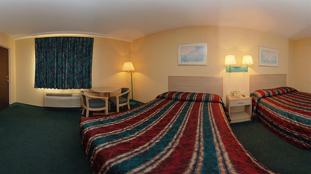 Travelodge By Wyndham Forsyth Ngoại thất bức ảnh