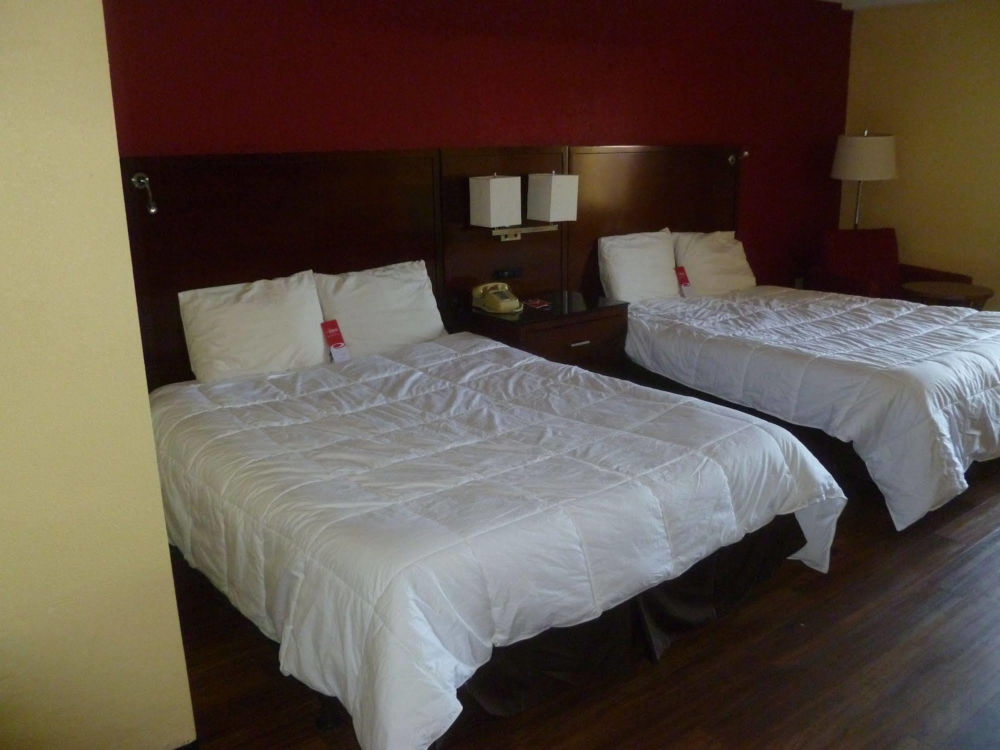 Travelodge By Wyndham Forsyth Ngoại thất bức ảnh