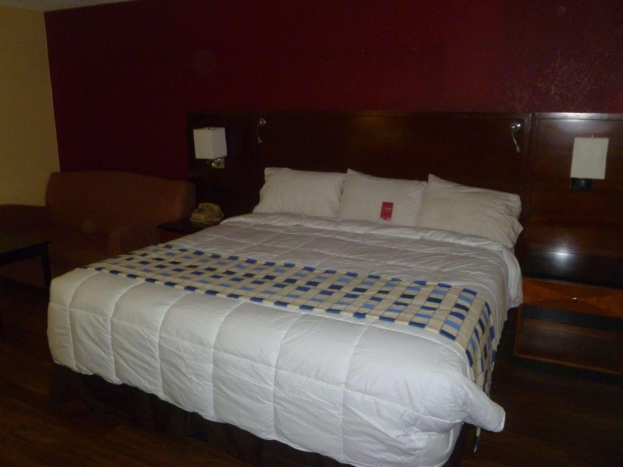 Travelodge By Wyndham Forsyth Ngoại thất bức ảnh